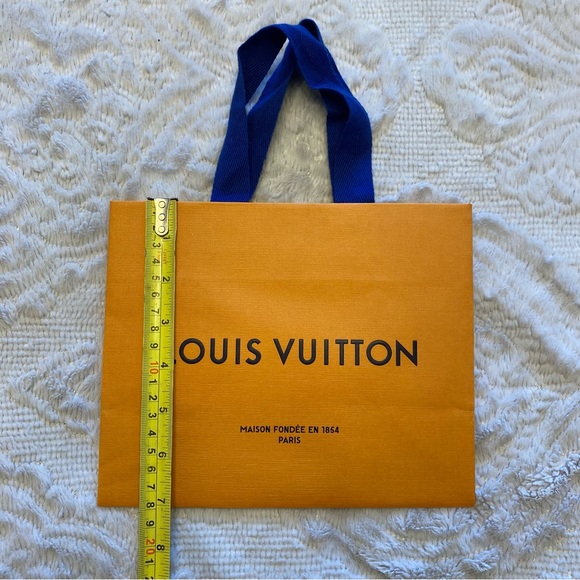 Louis Vuitton Small Paper Gift Bag - Picture 4 of 6